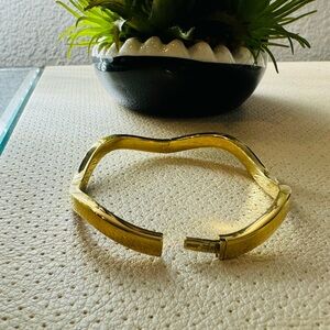 Tiffany & co 18k Zig zag wave bangle bracelet